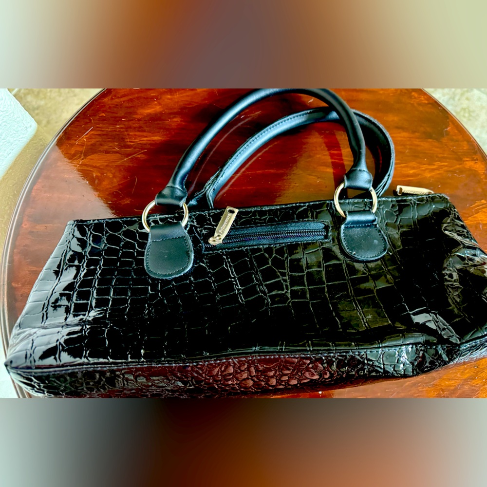 Indulsted wine bag w opener